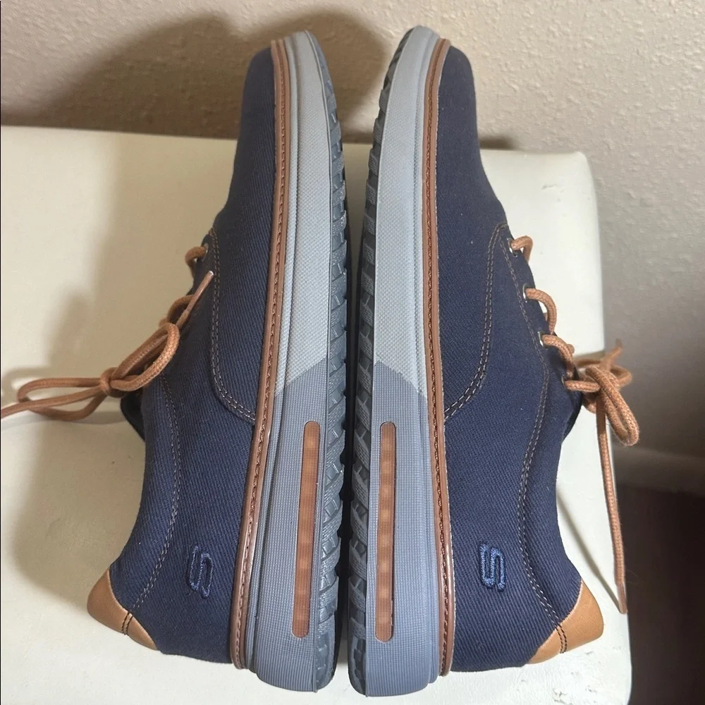 Sketchers Size 10